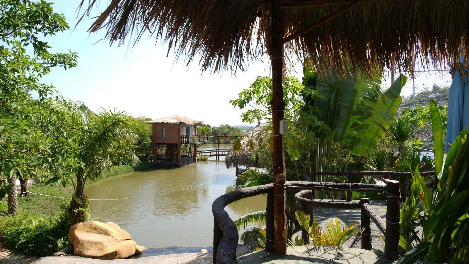 Khu Nghi Duong Sinh Thai Charm Village Vung Tau Apartment